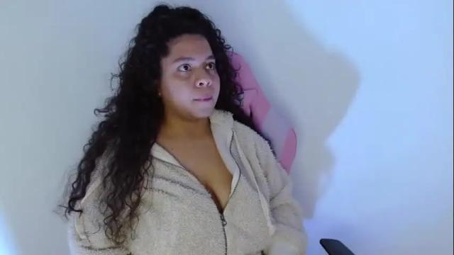 Image 3 of yulissa18 Stream on Chaturbate on 19 days ago
