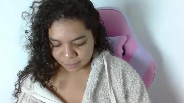 Image 3 of yulissa18 Stream on Chaturbate on 12 days ago