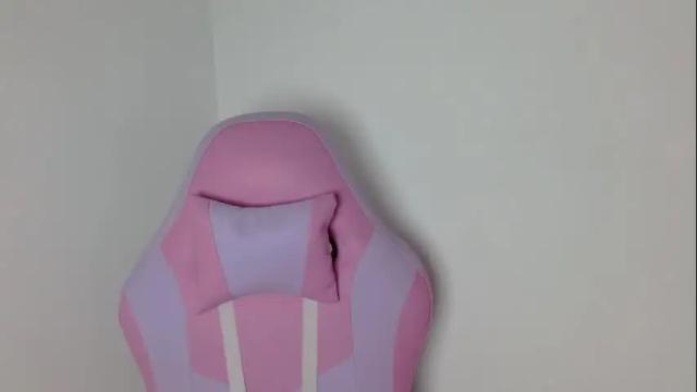 Image 2 of yulissa18 Stream on Chaturbate on 8 days ago