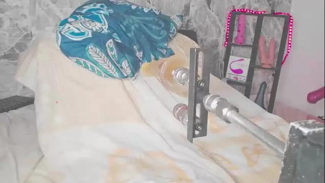 Image 12 of yullly_ Stream on Chaturbate on 18 days ago
