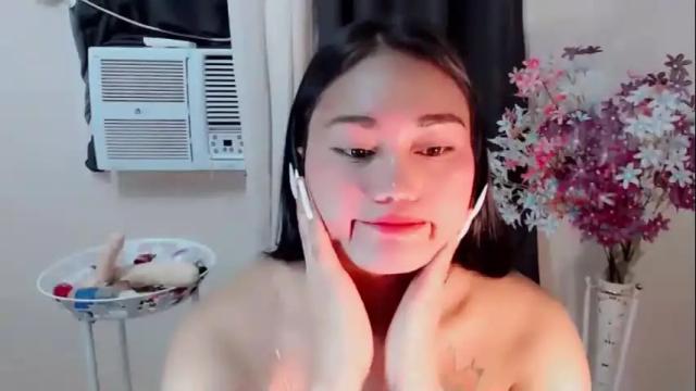 Image 2 of yumee_doll Stream on Chaturbate on 1 month ago