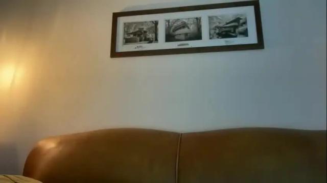 Image 2 of yumiandwolf Stream on Chaturbate on 4 months ago