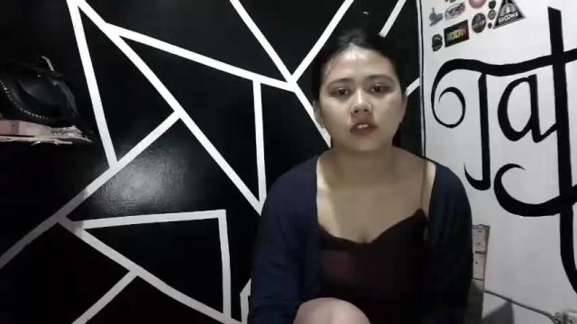 Image 2 of yummy_tits23xx Stream on Chaturbate on 16 months ago