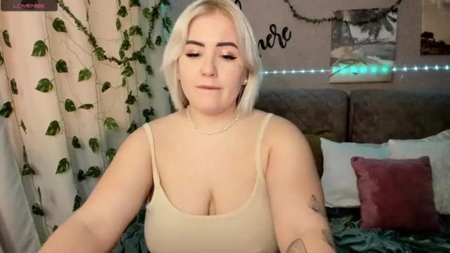 Image 8 of yummylana Stream on Chaturbate on 15 months ago