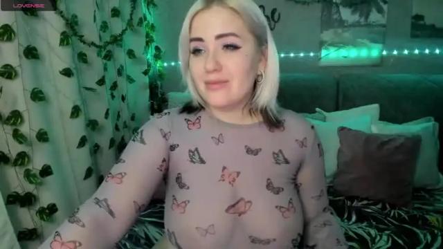 Image 12 of yummylana Stream on Chaturbate on 15 months ago