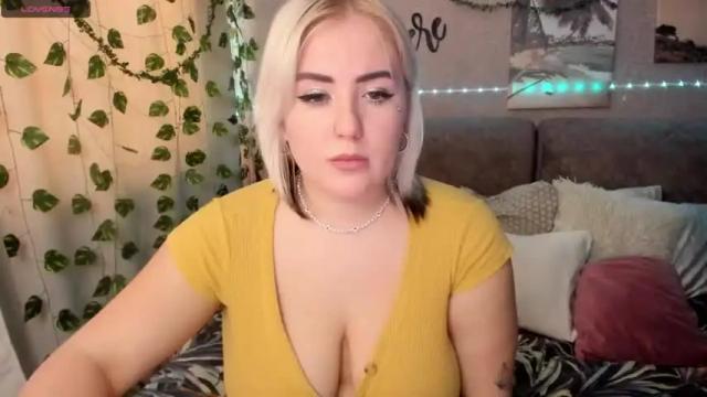 Image 10 of yummylana Stream on Chaturbate on 15 months ago