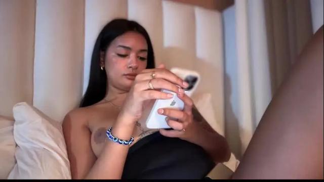 Image 7 of yummyrenalyn Stream on Chaturbate on 24 days ago