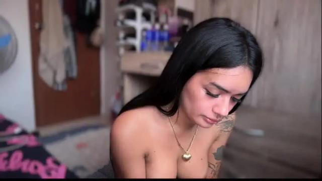 Image 8 of yummyrenalyn Stream on Chaturbate on 18 days ago