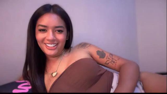 Image 10 of yummyrenalyn Stream on Chaturbate on 17 days ago