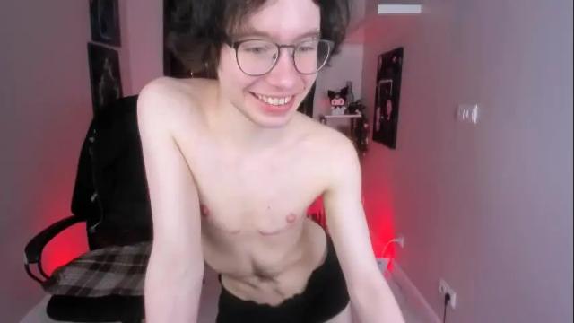 Image 12 of yun_glas Stream on Chaturbate on 19 days ago