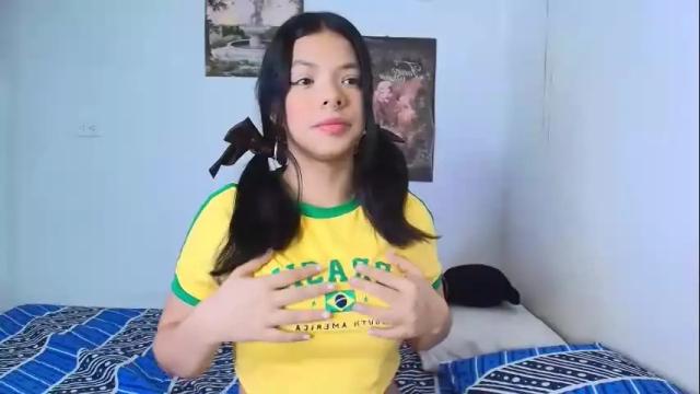 Image 4 of yungelitamor_ Stream on Chaturbate on 1 month ago