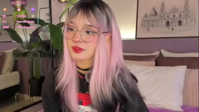 Image 2 of yuqisun Stream on Chaturbate on 1 month ago