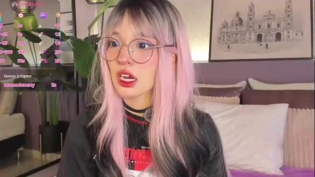 Image 3 of yuqisun Stream on Chaturbate on 1 month ago