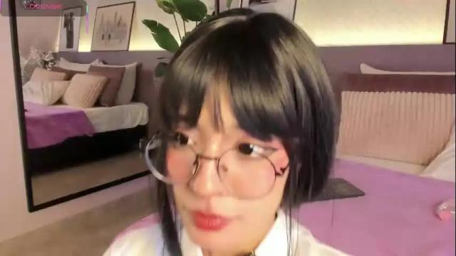 Image 3 of yuqisun Stream on Chaturbate on 21 days ago