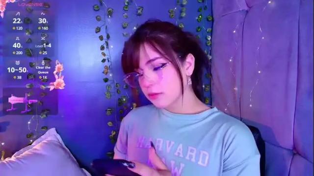 Thumbnail 2, yuri_stars's Stream at Chaturbate, 1 month ago