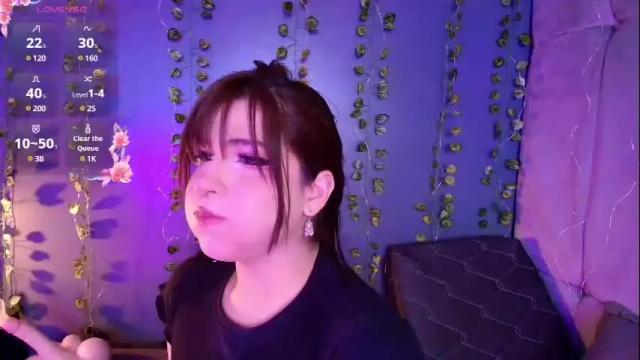 Image 7 of yuri_stars Stream on Chaturbate on 1 month ago