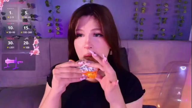 Image 6 of yuri_stars Stream on Chaturbate on 12 days ago