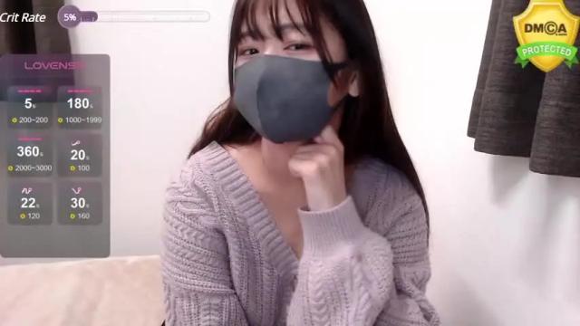 Image 6 of yuri_xx Stream on Chaturbate on 18 months ago