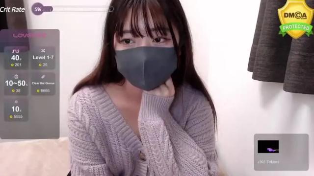 Image 7 of yuri_xx Stream on Chaturbate on 18 months ago