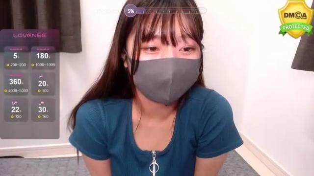 Image 3 of yuri_xx Stream on Chaturbate on 17 months ago