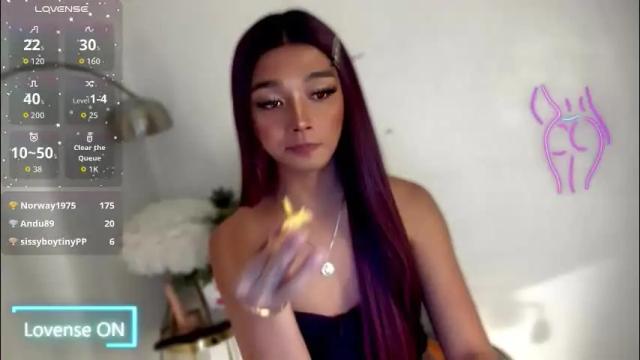 Image 2 of yurinahorny Stream on Chaturbate on 4 days ago