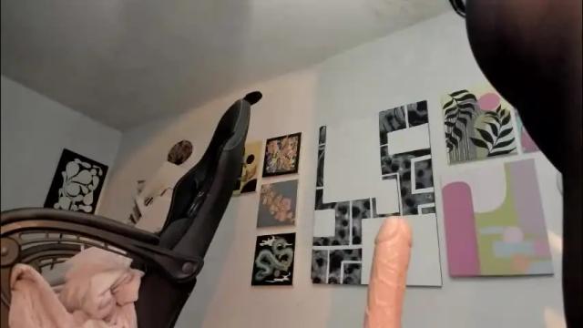 Image 12 of yury_sun Stream on Chaturbate on 29 days ago