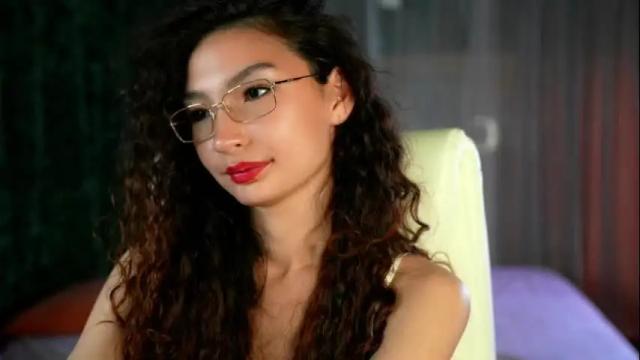 Image 3 of yvetta Stream on Chaturbate on 7 months ago