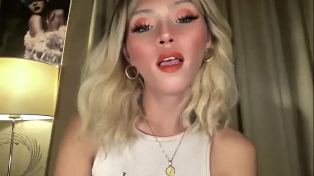Image 11 of yvonne_guidotti Stream on Chaturbate on 16 months ago