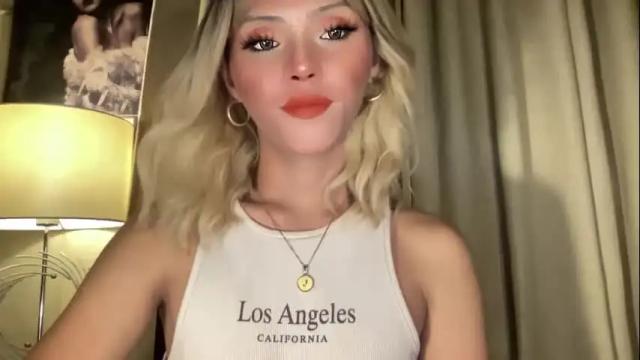 Image 2 of yvonne_guidotti Stream on Chaturbate on 16 months ago