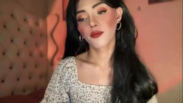 Image 10 of yvonne_guidotti Stream on Chaturbate on 15 months ago