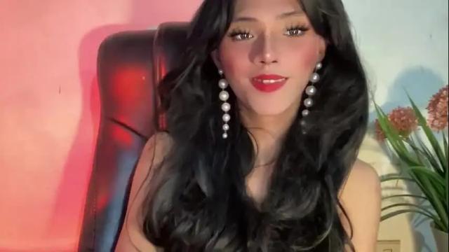 Image 11 of yvonne_guidotti Stream on Chaturbate on 15 months ago