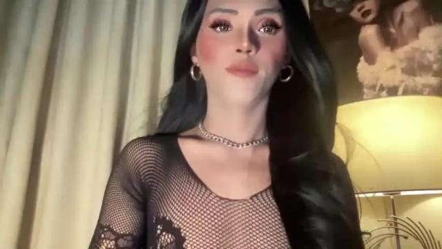 Image 3 of yvonne_guidotti Stream on Chaturbate on 15 months ago