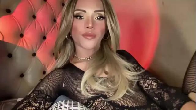 Image 12 of yvonne_guidotti Stream on Chaturbate on 14 months ago
