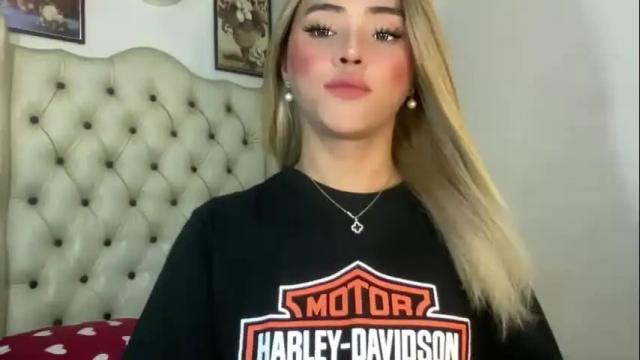 Image 2 of yvonne_guidotti Stream on Chaturbate on 9 days ago