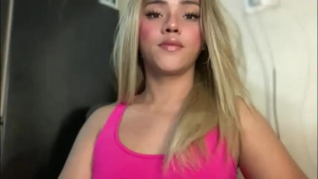 Image 2 of yvonne_guidotti Stream on Chaturbate on 2 months ago