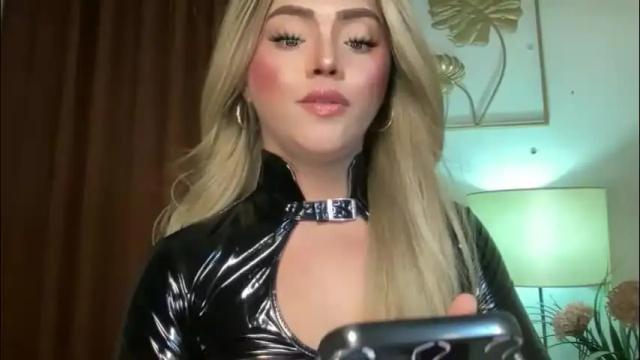 Image 10 of yvonne_guidotti Stream on Chaturbate on 2 months ago