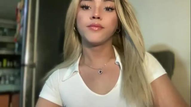 Image 2 of yvonne_guidotti Stream on Chaturbate on 1 month ago