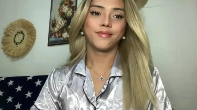 Image 12 of yvonne_guidotti Stream on Chaturbate on 1 month ago