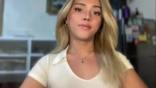 Image 2 of yvonne_guidotti Stream on Chaturbate on 1 month ago