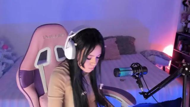 Image 2 of z_e_t_h_a Stream on Chaturbate on 18 months ago