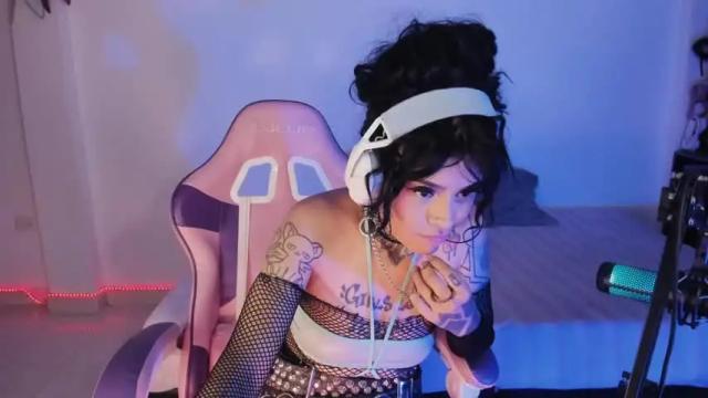 Image 7 of z_e_t_h_a Stream on Chaturbate on 17 months ago