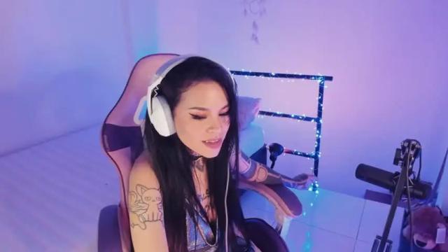 Image 2 of z_e_t_h_a Stream on Chaturbate on 17 months ago