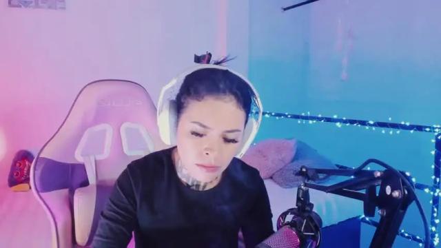 Image 2 of z_e_t_h_a Stream on Chaturbate on 16 months ago