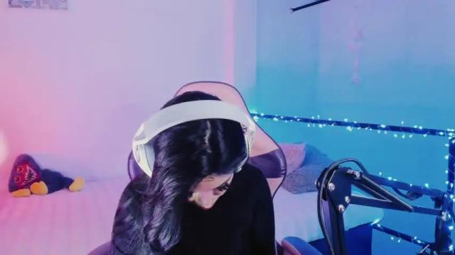 Image 4 of z_e_t_h_a Stream on Chaturbate on 16 months ago