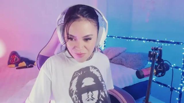 Image 6 of z_e_t_h_a Stream on Chaturbate on 16 months ago