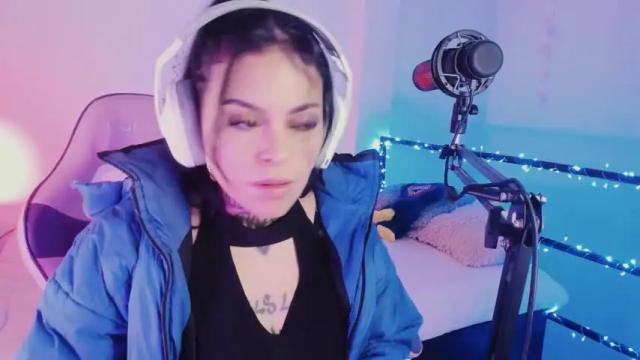 Image 12 of z_e_t_h_a Stream on Chaturbate on 16 months ago