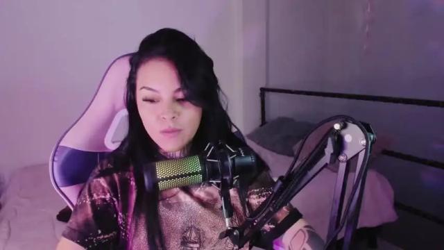Image 4 of z_e_t_h_a Stream on Chaturbate on 16 months ago