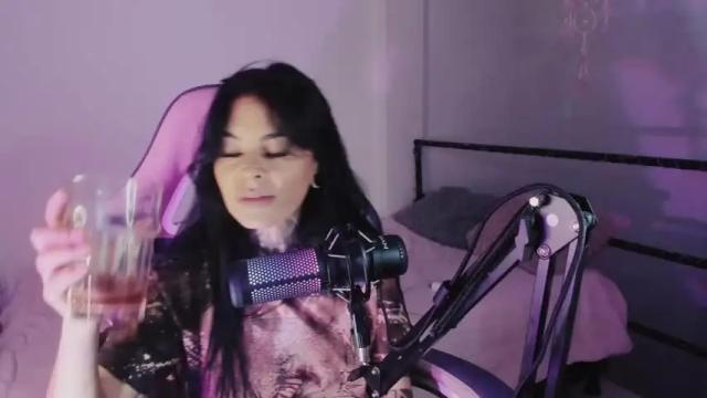 Image 7 of z_e_t_h_a Stream on Chaturbate on 16 months ago