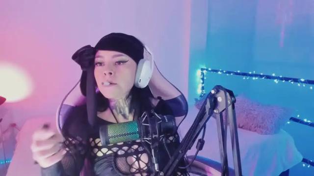 Image 8 of z_e_t_h_a Stream on Chaturbate on 16 months ago