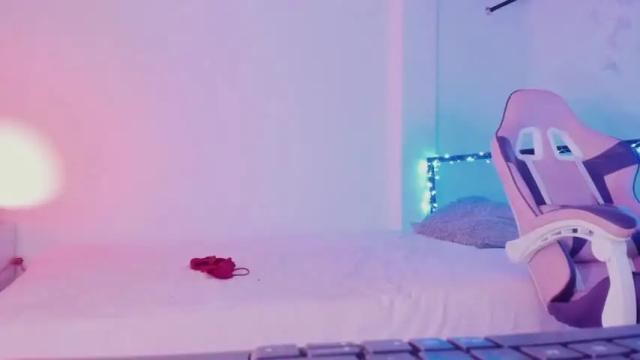 Image 12 of z_e_t_h_a Stream on Chaturbate on 15 months ago